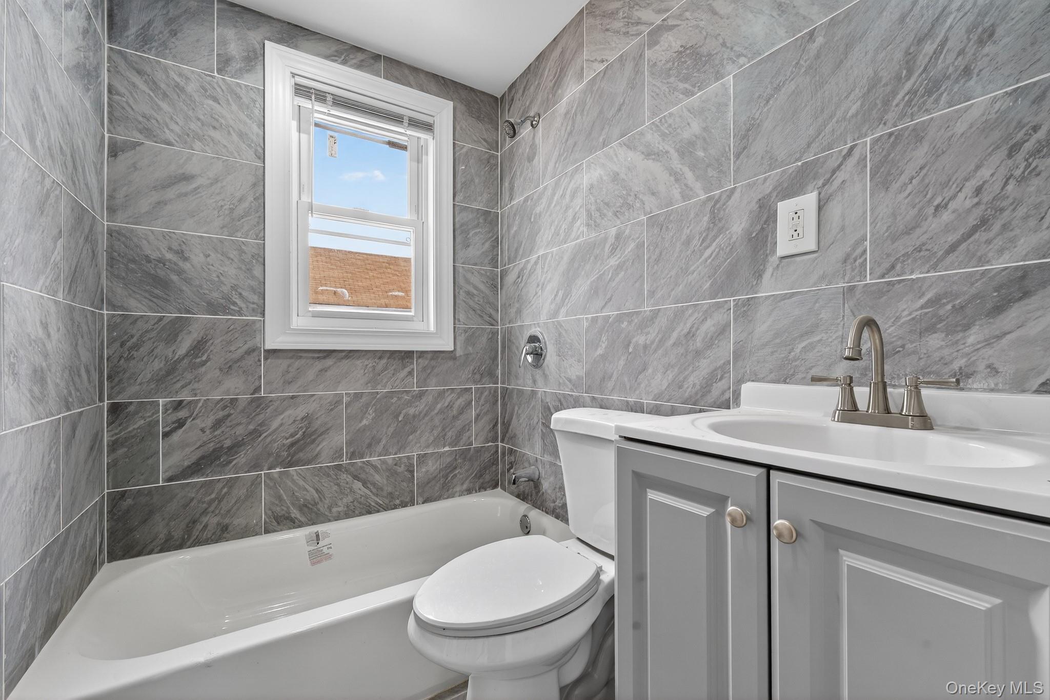 #10 photo, 11019 Liverpool Street, קווינס Jamaica , NY 11435