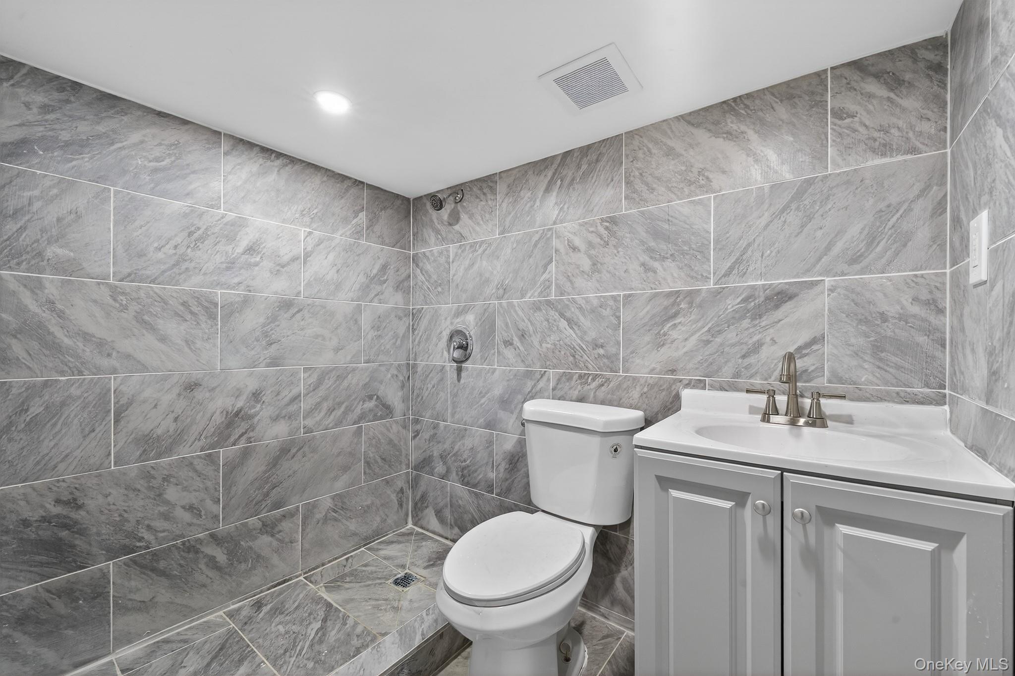 #15 photo, 11019 Liverpool Street, קווינס Jamaica , NY 11435