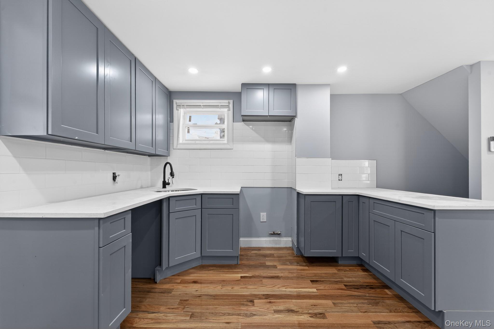 #2 photo, 11019 Liverpool Street, קווינס Jamaica , NY 11435