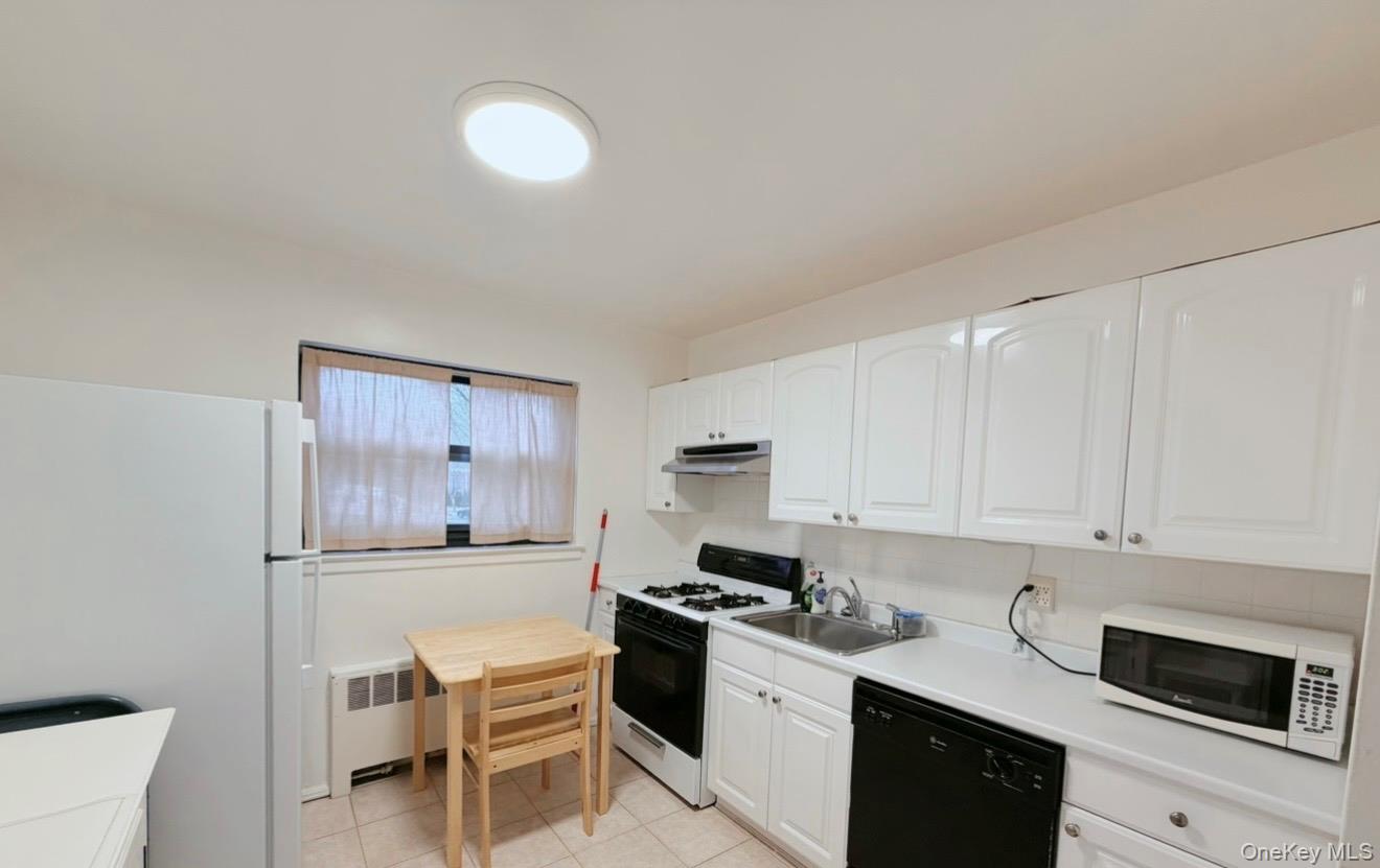 #3 photo, 21909 74th Avenue, Oakland Gardens , NY 11364