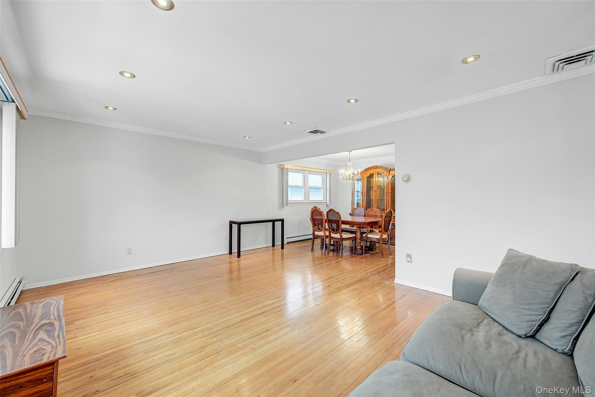 #4 photo, 98 Union Place, Lynbrook , NY 11563