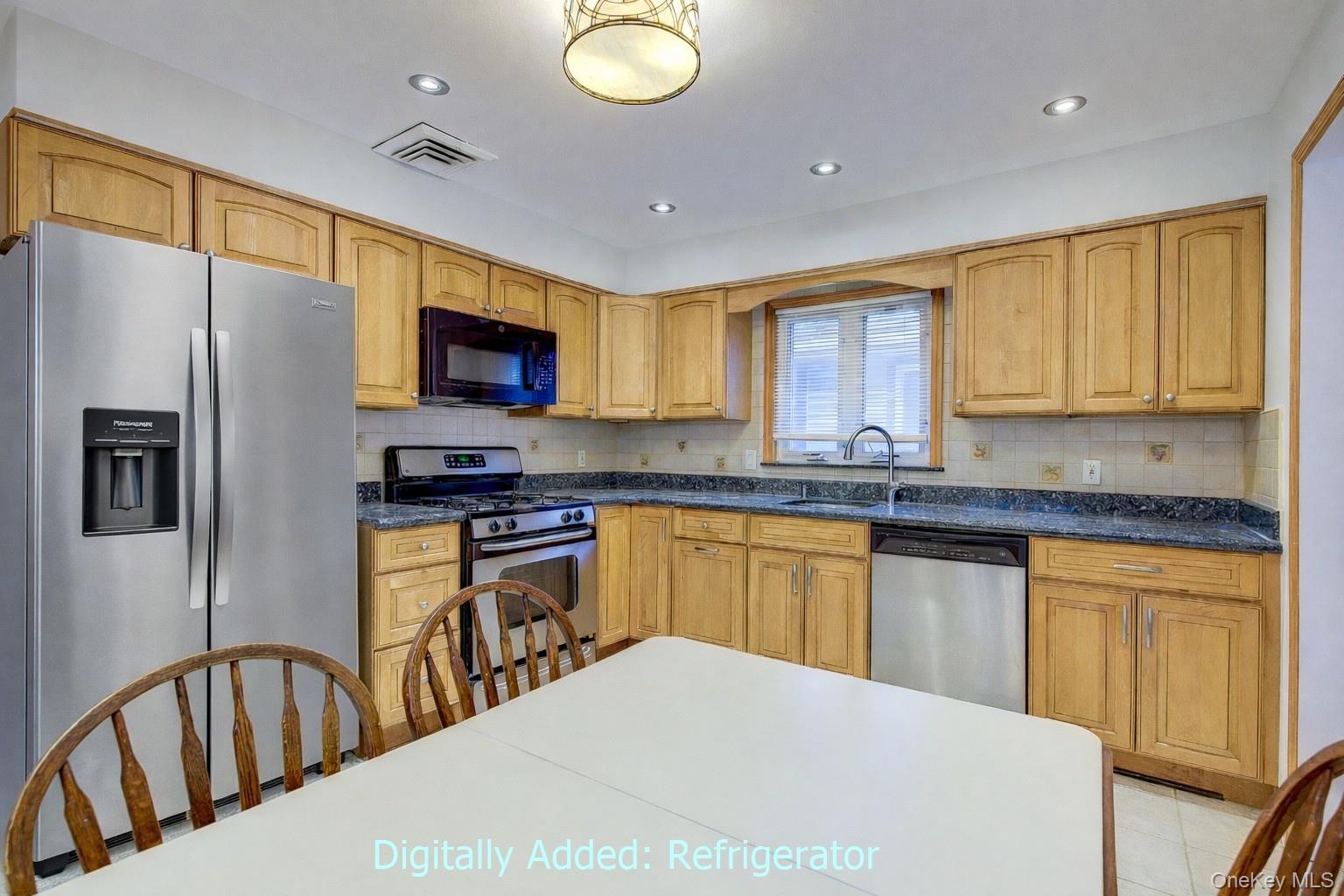 #9 photo, 98 Union Place, Lynbrook , NY 11563