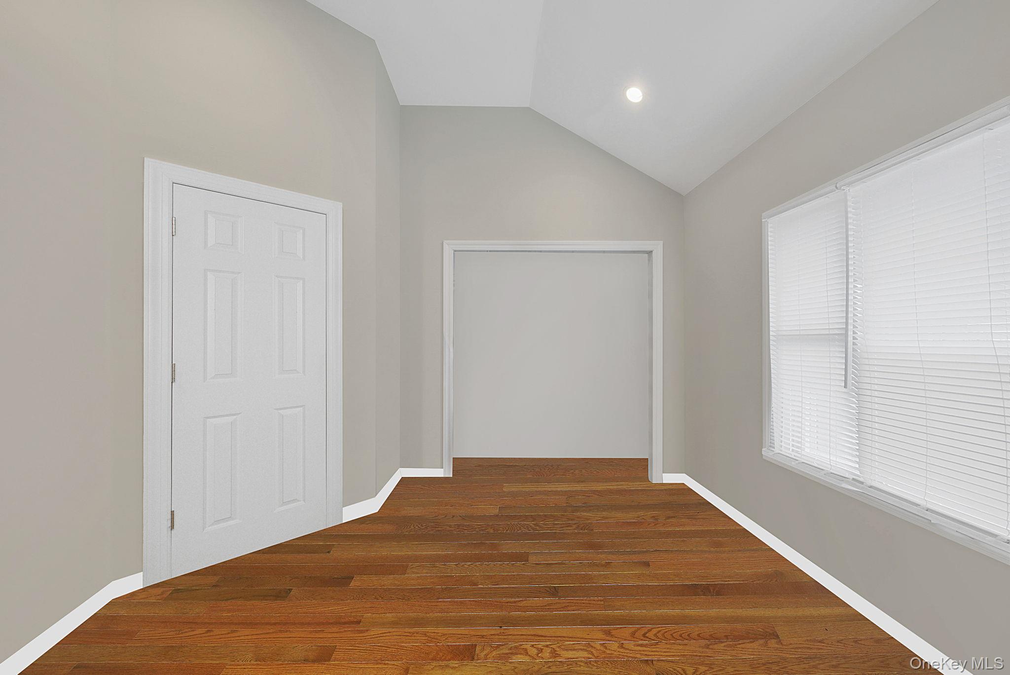 #11 photo, 18 E Lyons Street, מחוז סאפוק Melville , NY 11747