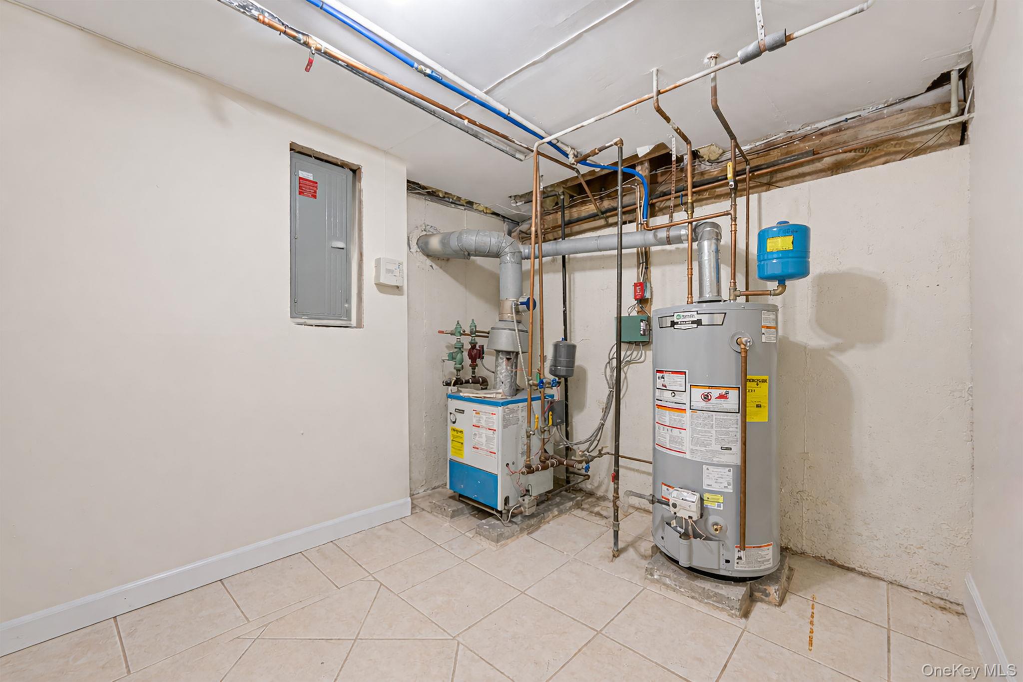 #17 photo, 18 E Lyons Street, מחוז סאפוק Melville , NY 11747