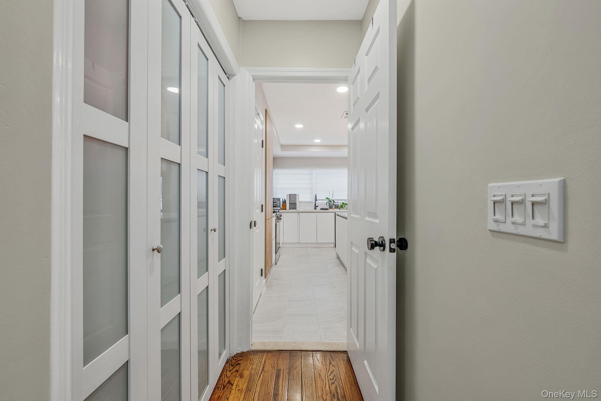 #4 photo, 18 E Lyons Street, מחוז סאפוק Melville , NY 11747