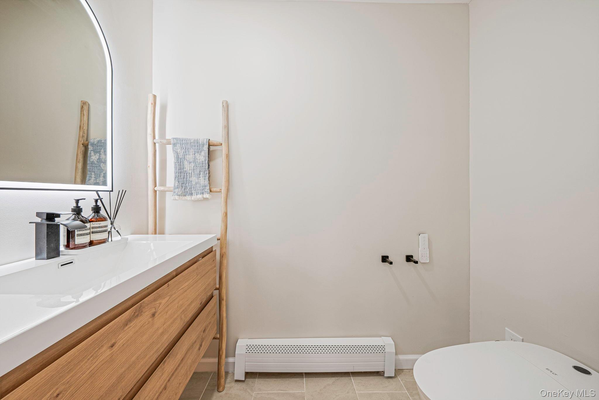 #9 photo, 18 E Lyons Street, מחוז סאפוק Melville , NY 11747