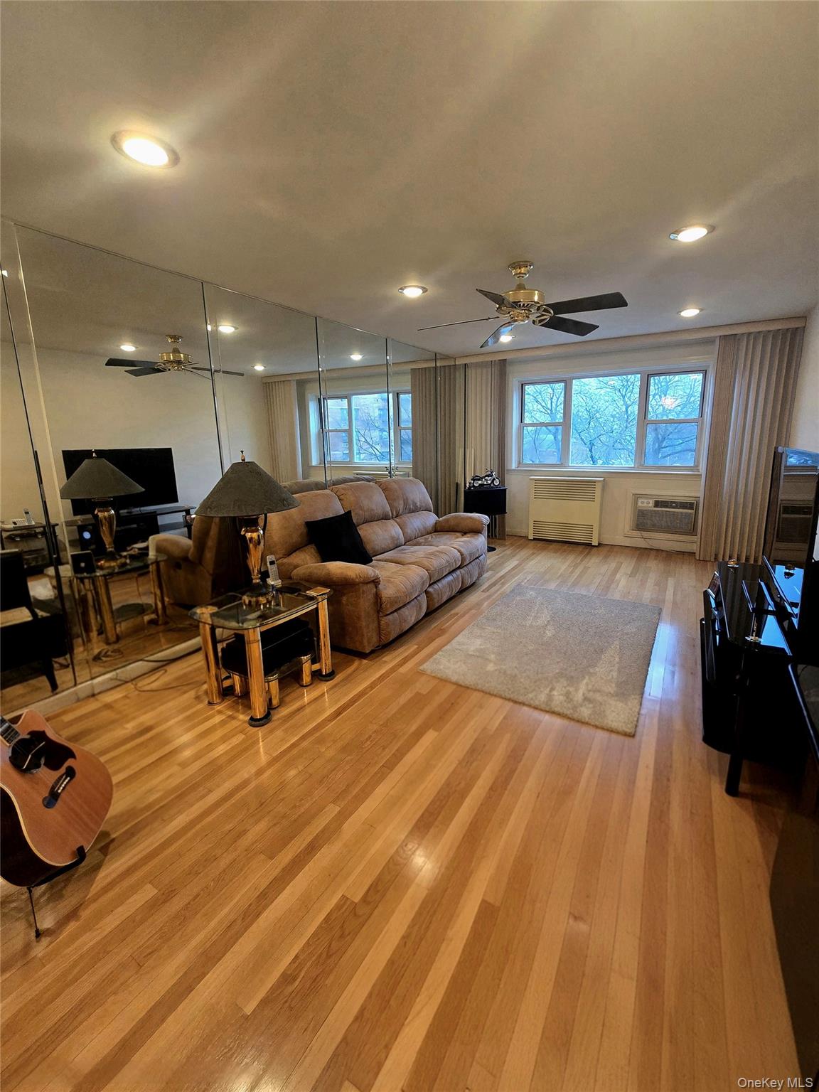 #4 photo, 89-40 151st, कुईंस Howard Beach , NY 11414