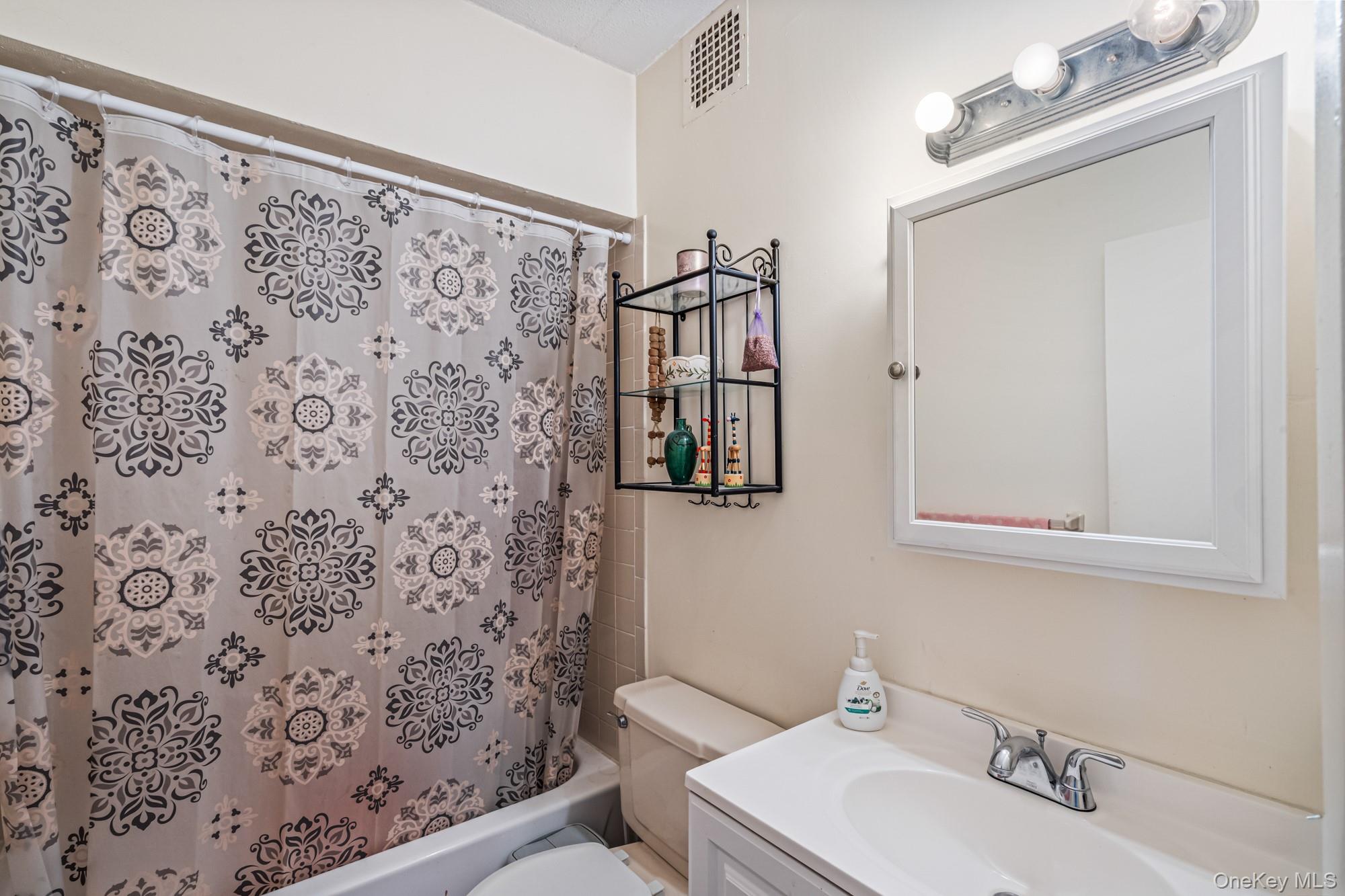 #8 photo, 6607 242nd Street, Little Neck , NY 11362