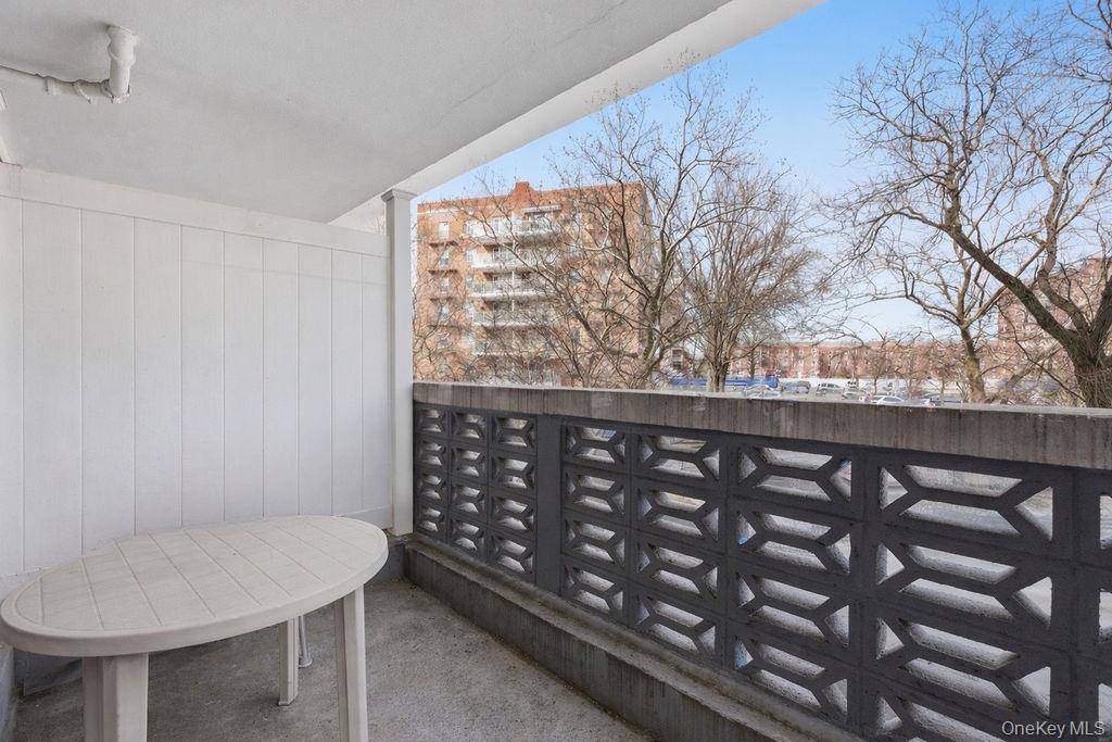 #12 photo, 85-10  151st Avenue, #1C, कुईंस Howard Beach , NY 11414