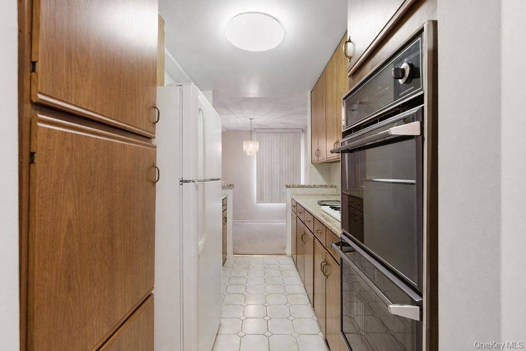 #5 photo, 85-10  151st Avenue, #1C, कुईंस Howard Beach , NY 11414