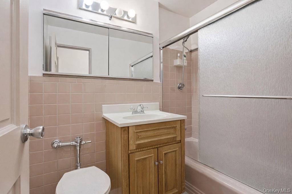 #9 photo, 85-10  151st Avenue, #1C, कुईंस Howard Beach , NY 11414