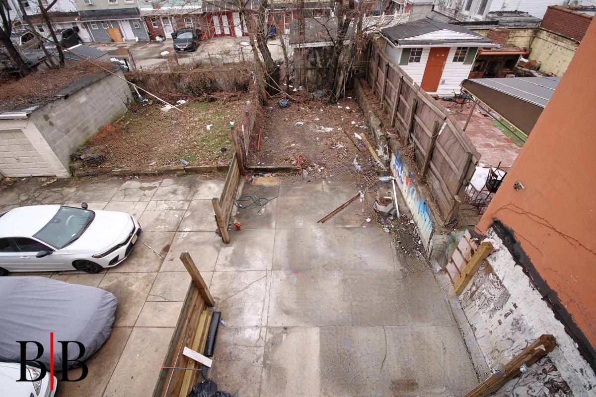 #25 photo, 1498  East 95 Street, Canarsie , NY 11236