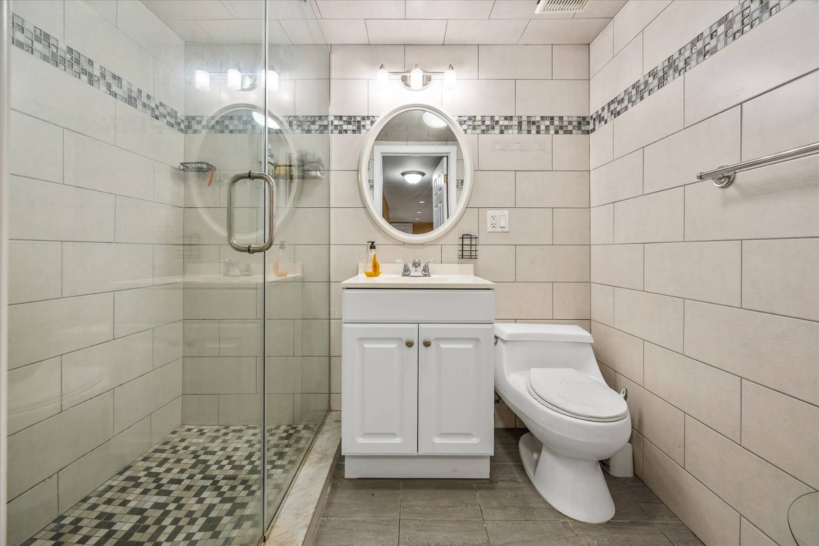 #25 photo, 1715 Marine Pkwy, #6B, Marine Park , NY 11234