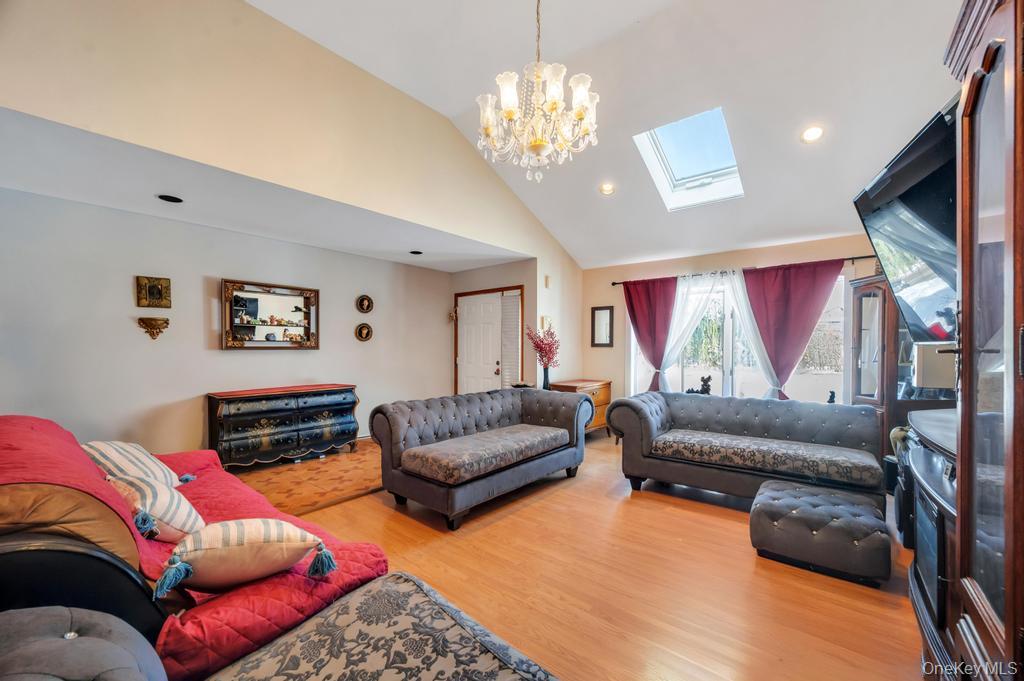 #10 photo, 464 Grand Boulevard, Саффолк ‖ Brentwood , NY 11717