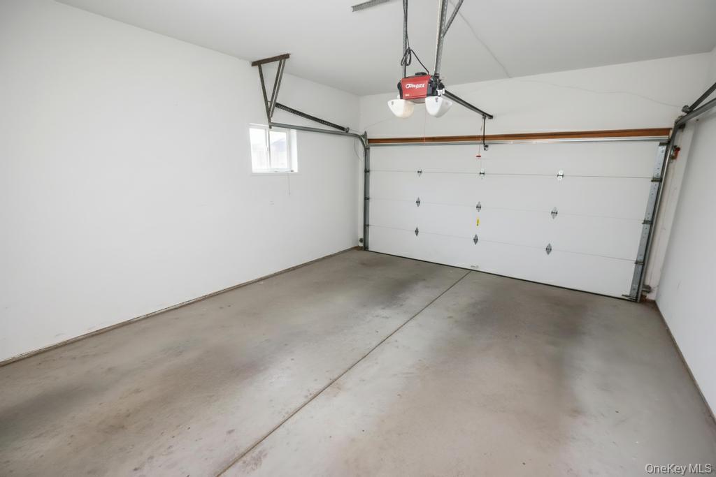 #11 photo, 464 Grand Boulevard, Саффолк ‖ Brentwood , NY 11717