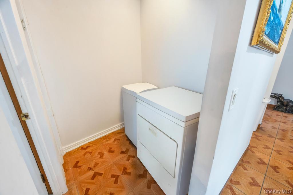 #12 photo, 464 Grand Boulevard, Саффолк ‖ Brentwood , NY 11717