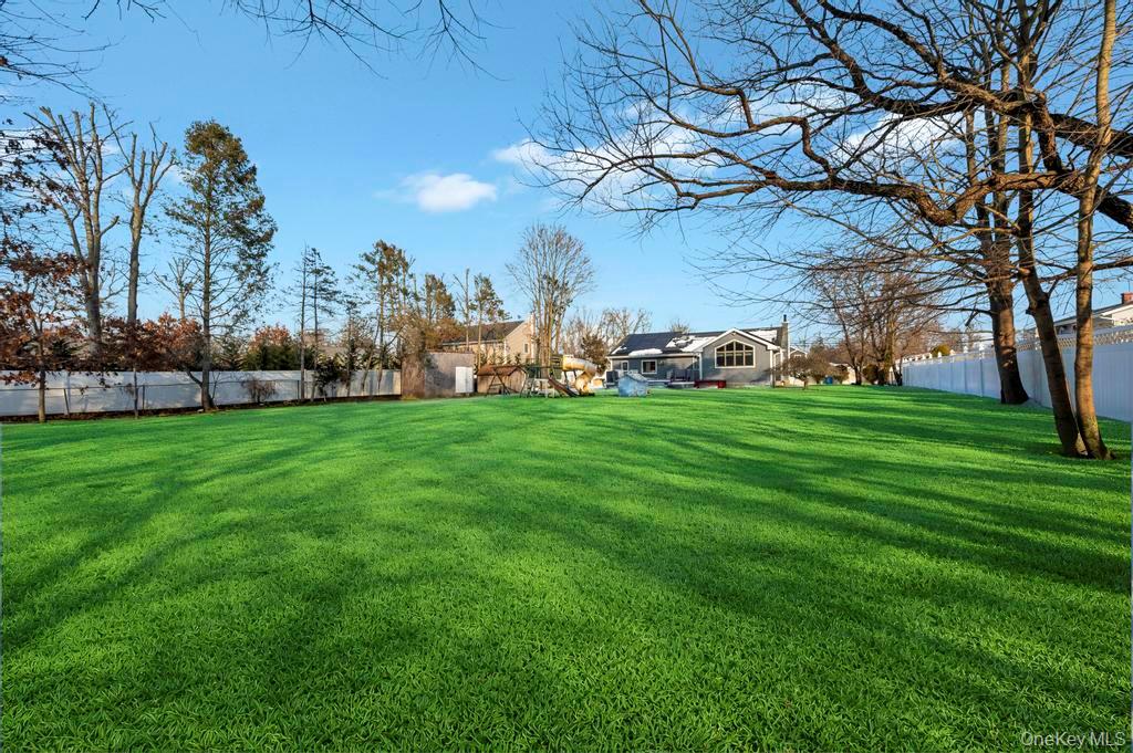 #19 photo, 464 Grand Boulevard, Саффолк ‖ Brentwood , NY 11717