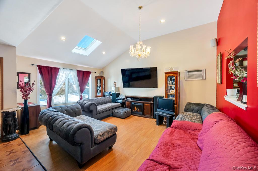 #8 photo, 464 Grand Boulevard, Саффолк ‖ Brentwood , NY 11717