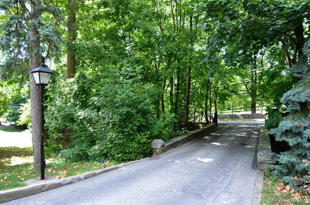 #11 photo, 140 N Broadway, Irvington , NY 10533