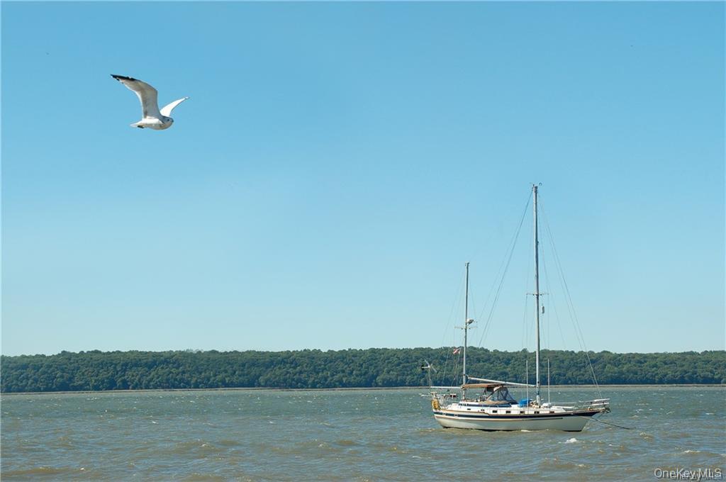 #16 photo, 140 N Broadway, Irvington , NY 10533