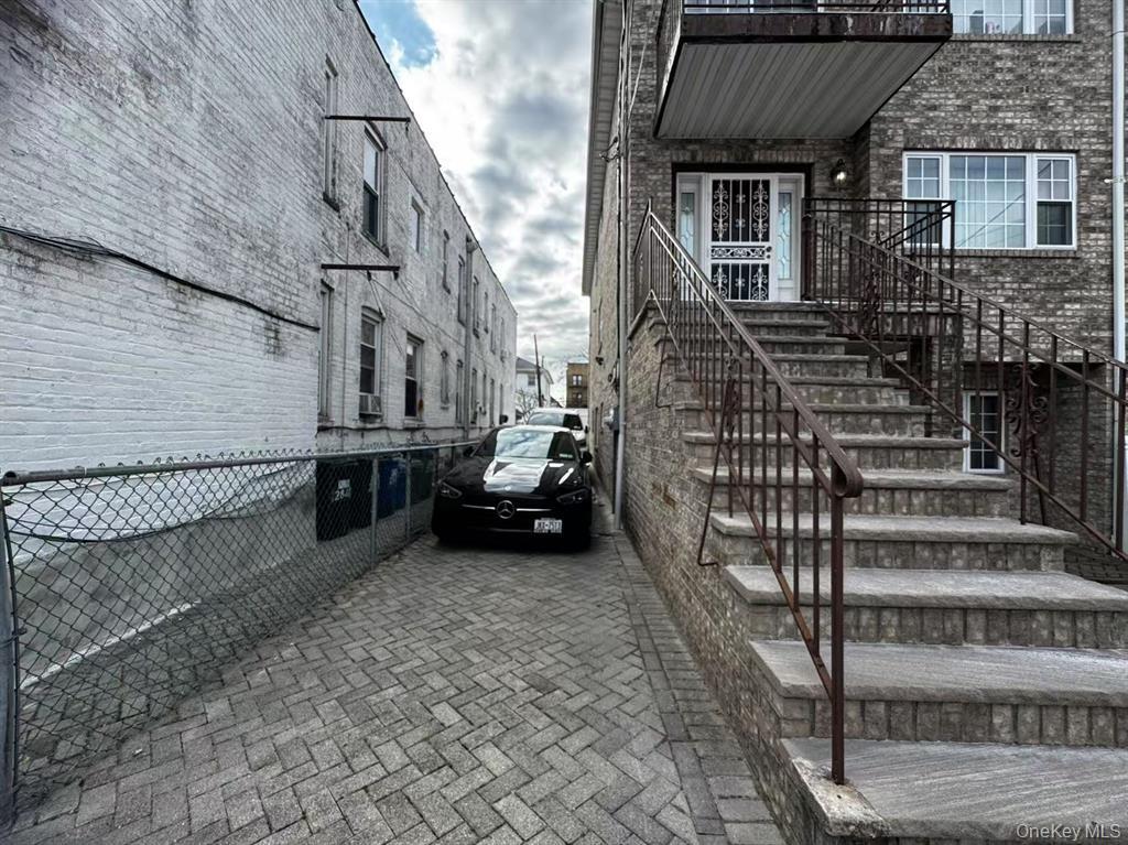#9 photo, 2832 dudley Avenue, Bronx , NY 10461