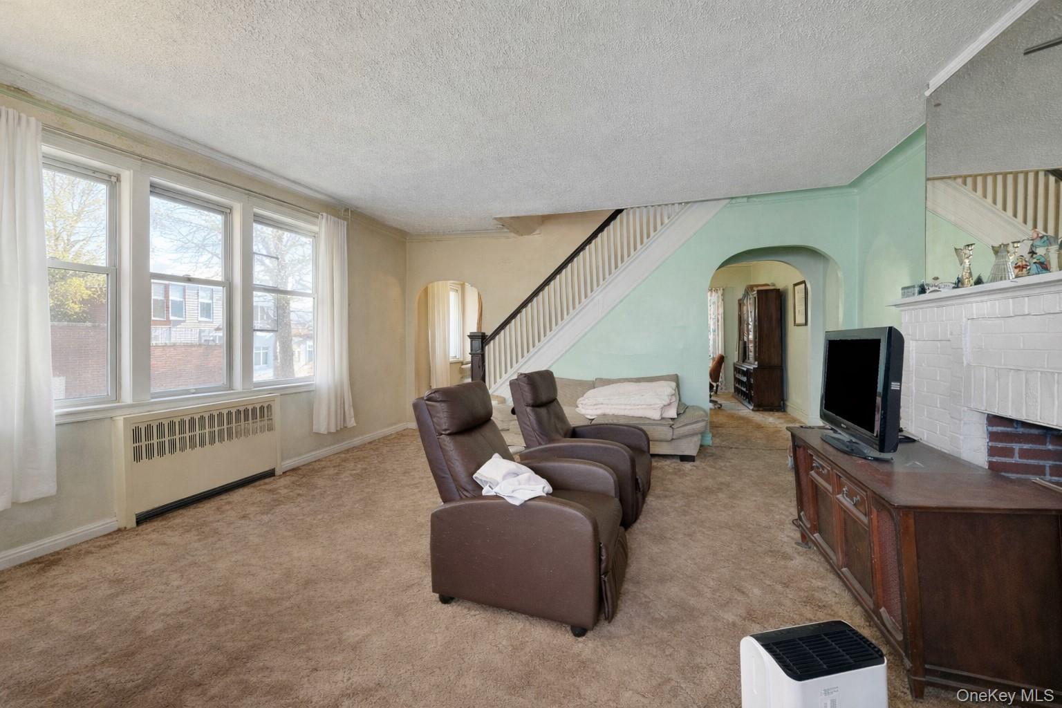 #4 photo, 2335 Yates Avenue, Bronx , NY 10469