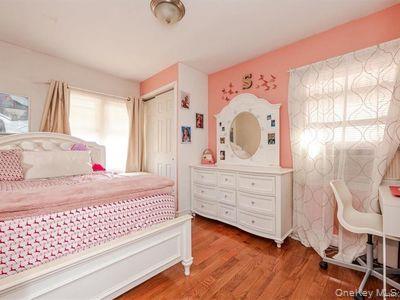 #10 photo, 3240 Seymour Avenue, Bronx , NY 10469