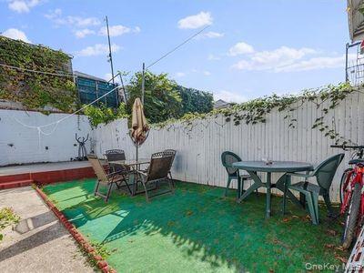 #18 photo, 3240 Seymour Avenue, Bronx , NY 10469