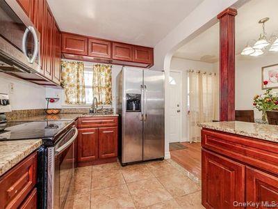 #6 photo, 3240 Seymour Avenue, Bronx , NY 10469