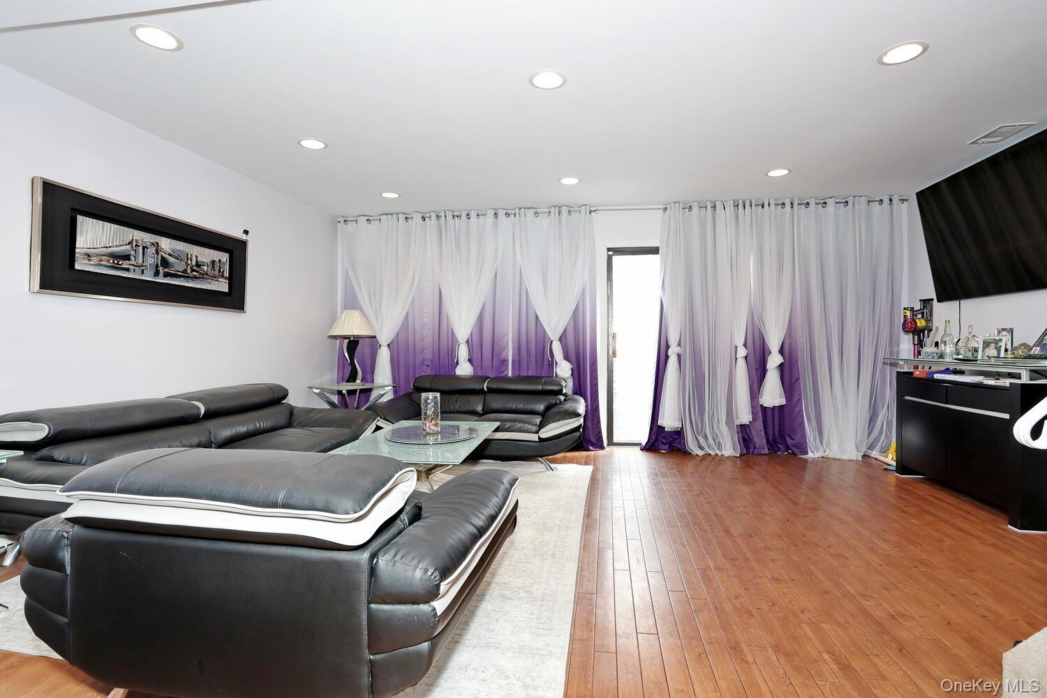 #4 photo, 65 Buckingham Court, Pomona , NY 10970