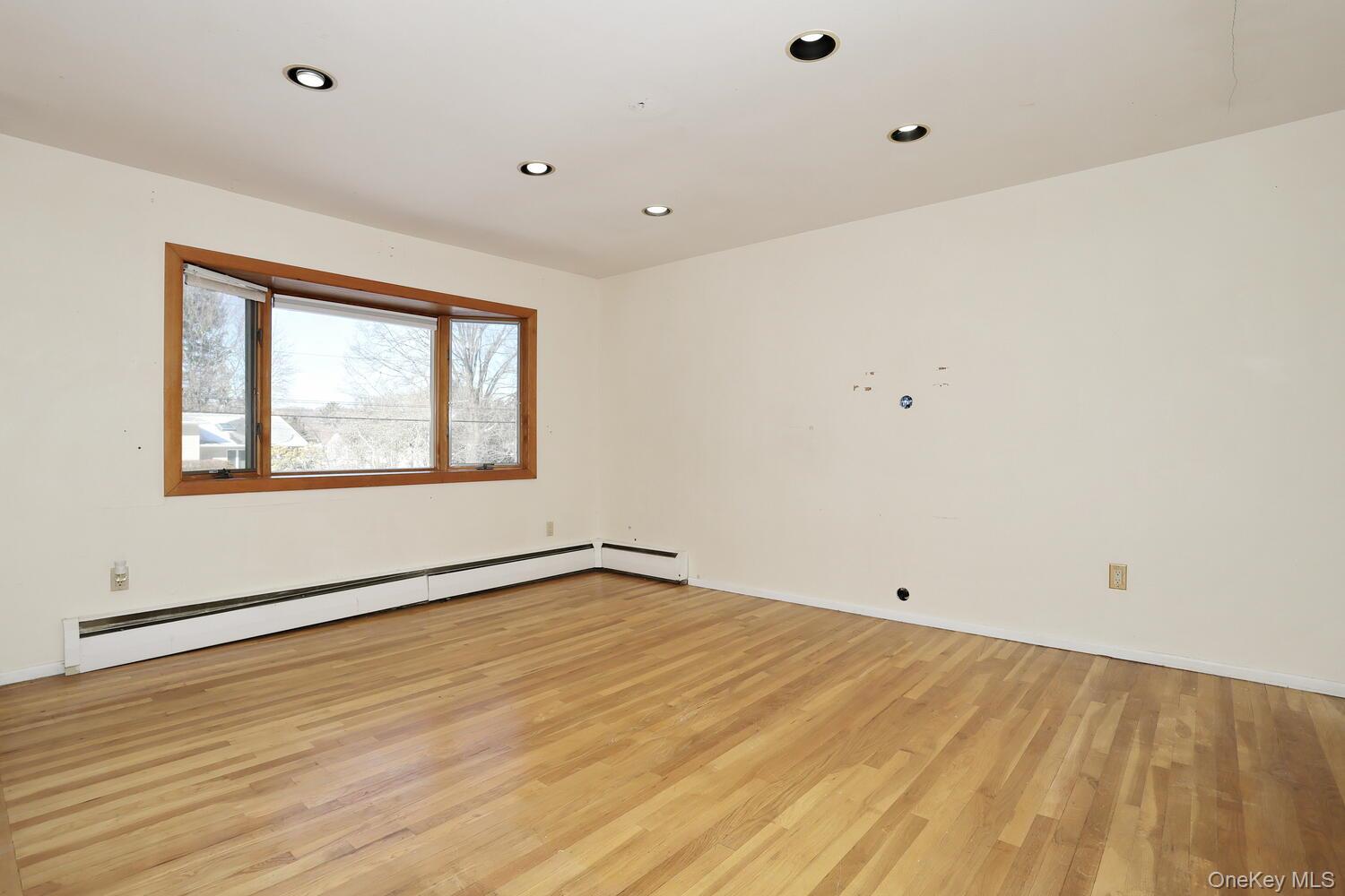 #10 photo, 30 Bridle Road, 纽约州 Spring Valley , NY 10977