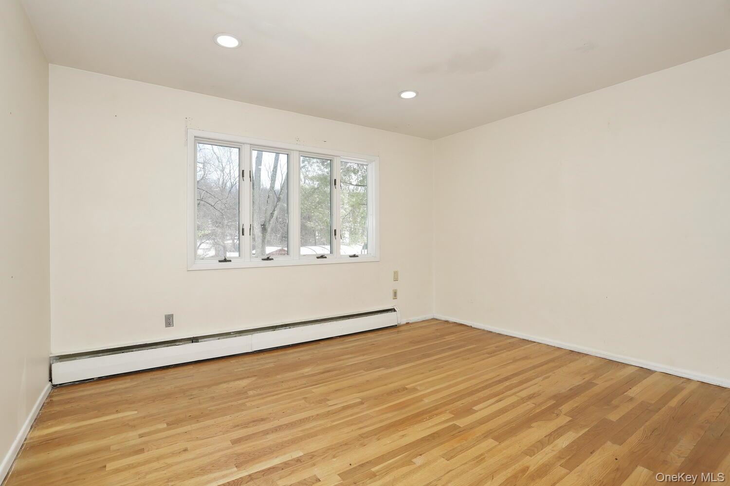 #12 photo, 30 Bridle Road, 纽约州 Spring Valley , NY 10977