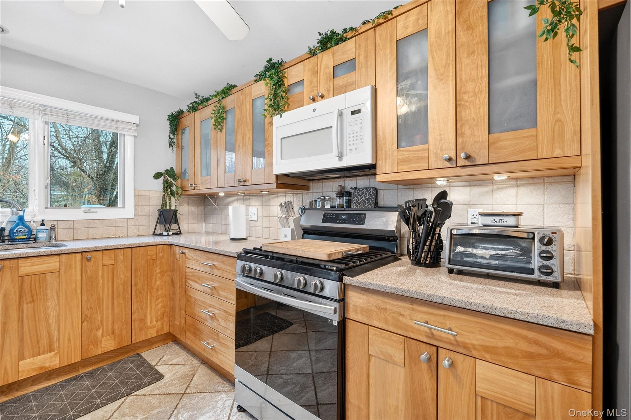 #7 photo, 16 Village Green, Bardonia , NY 10954