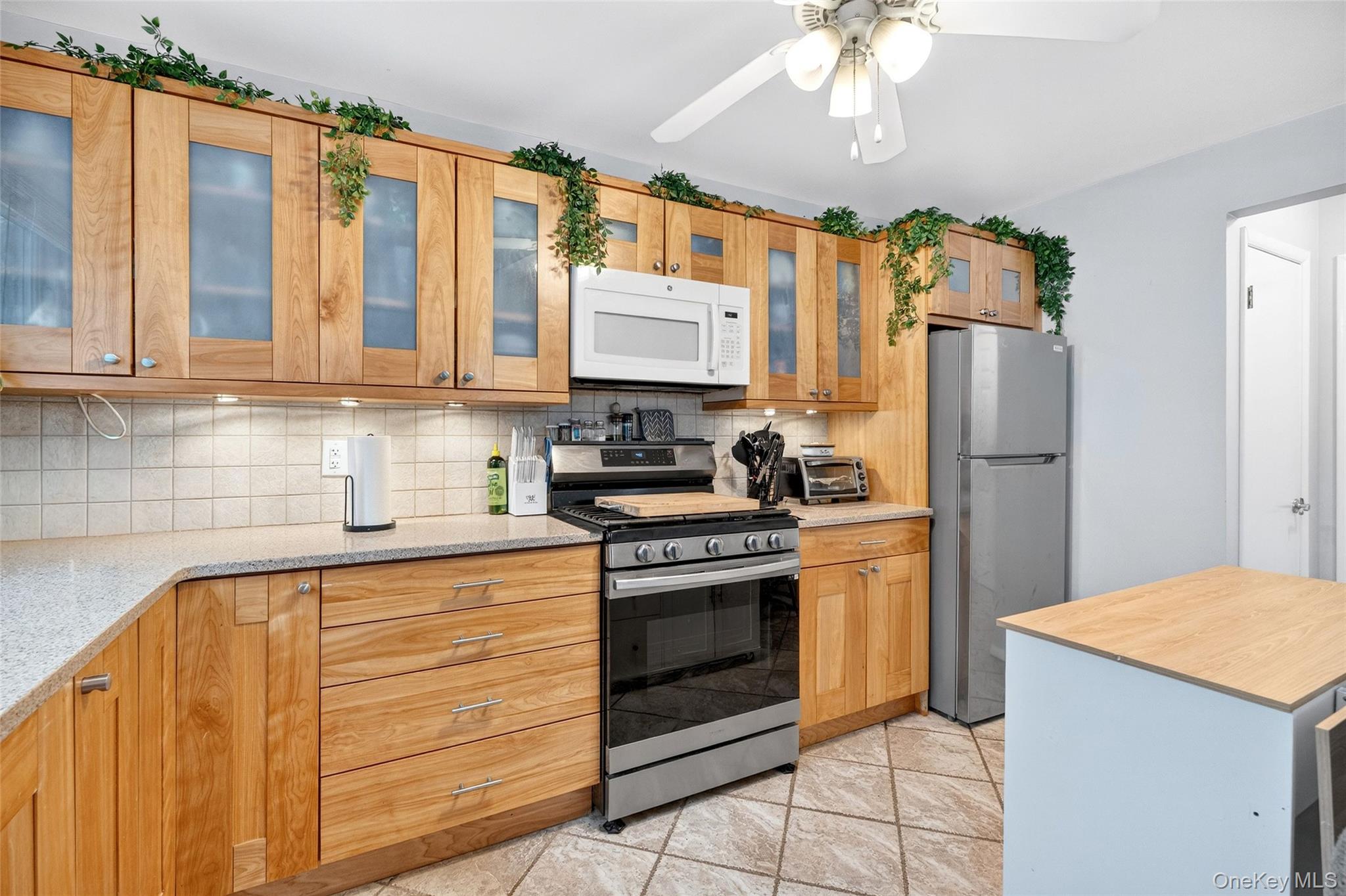 #8 photo, 16 Village Green, Bardonia , NY 10954