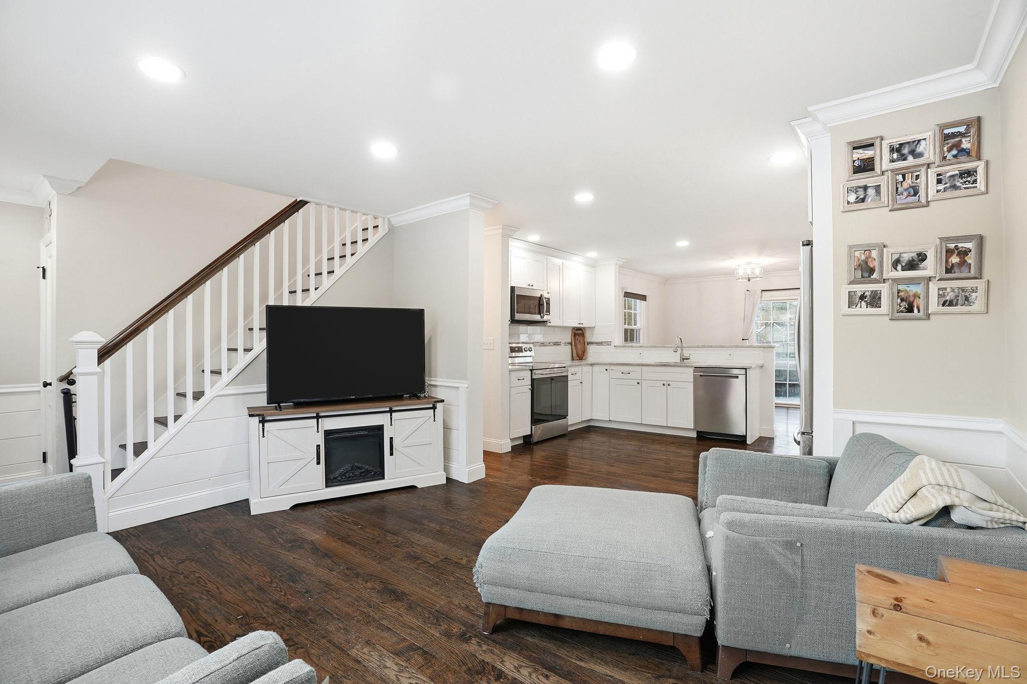 #6 photo, 13 Jane Street, Poughkeepsie , NY 12603