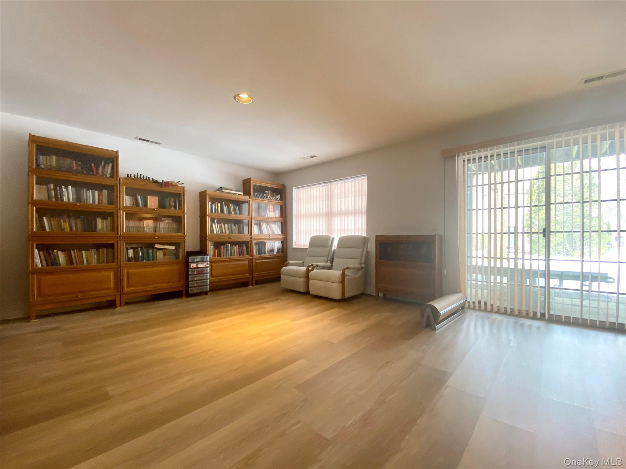 #14 photo, 83 Roundtop Road, 뉴욕주 Yonkers , NY 10710