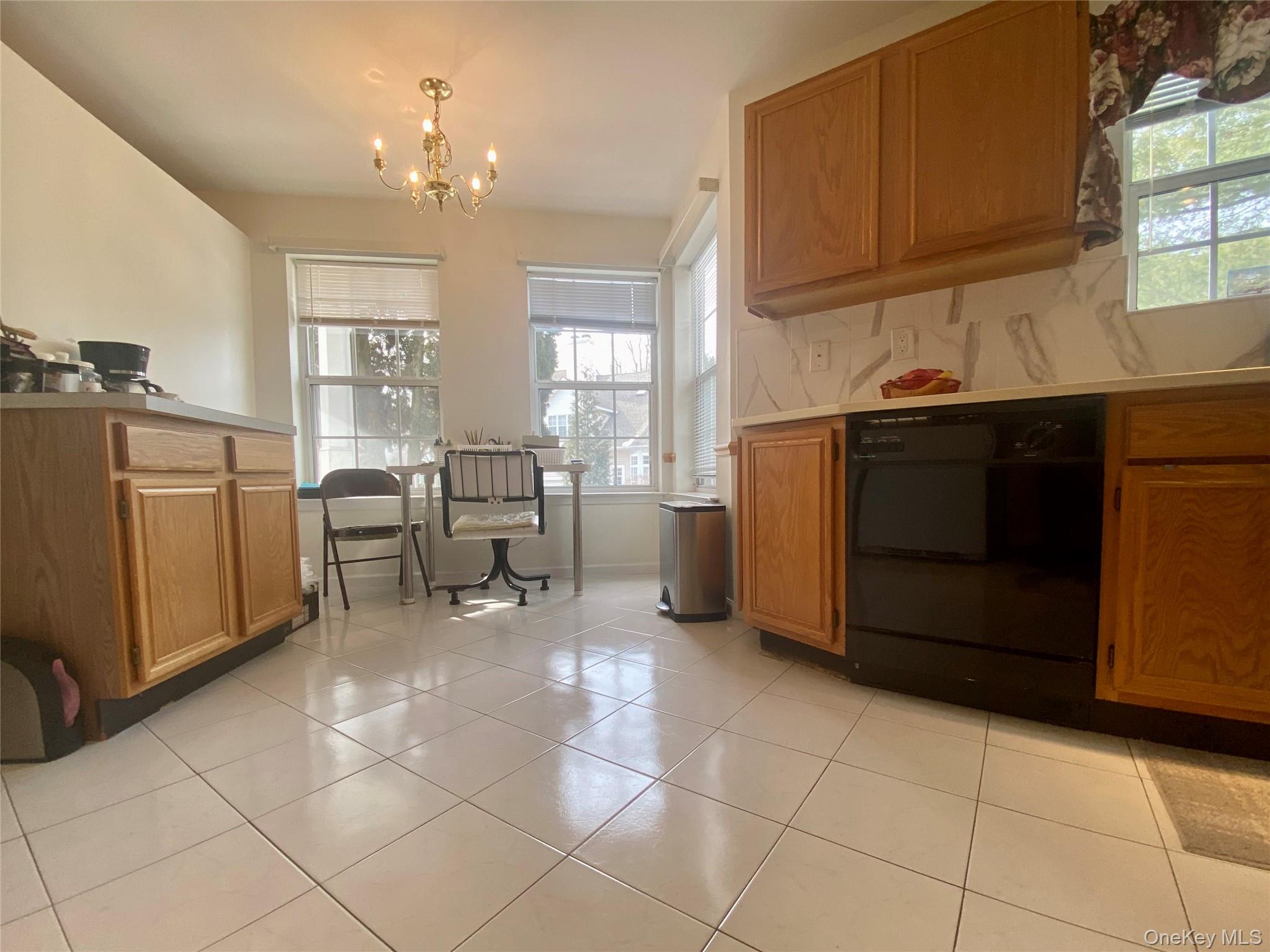 #7 photo, 83 Roundtop Road, 뉴욕주 Yonkers , NY 10710