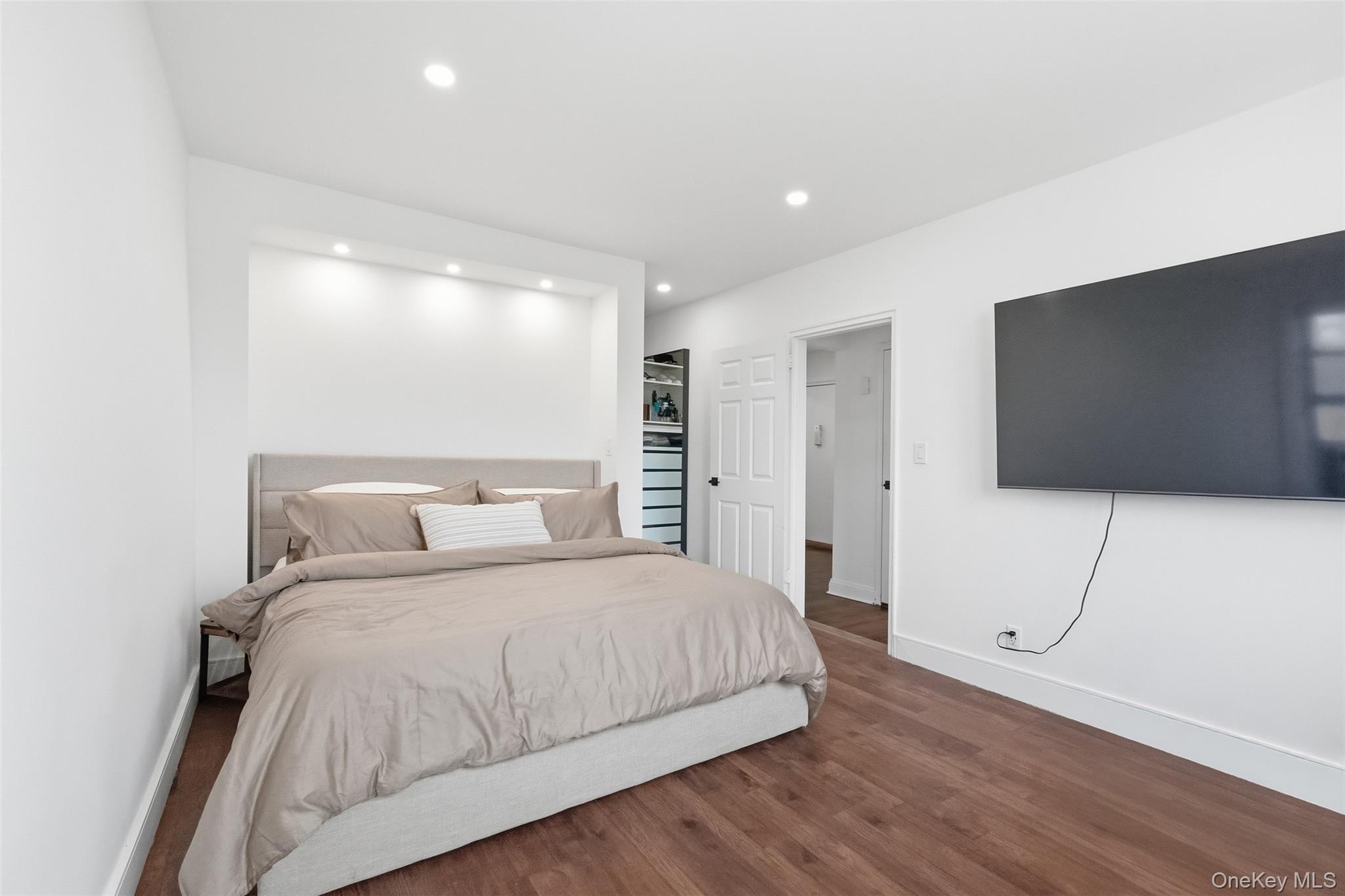 #19 photo, 14 Soundview Avenue, White Plains , NY 10606