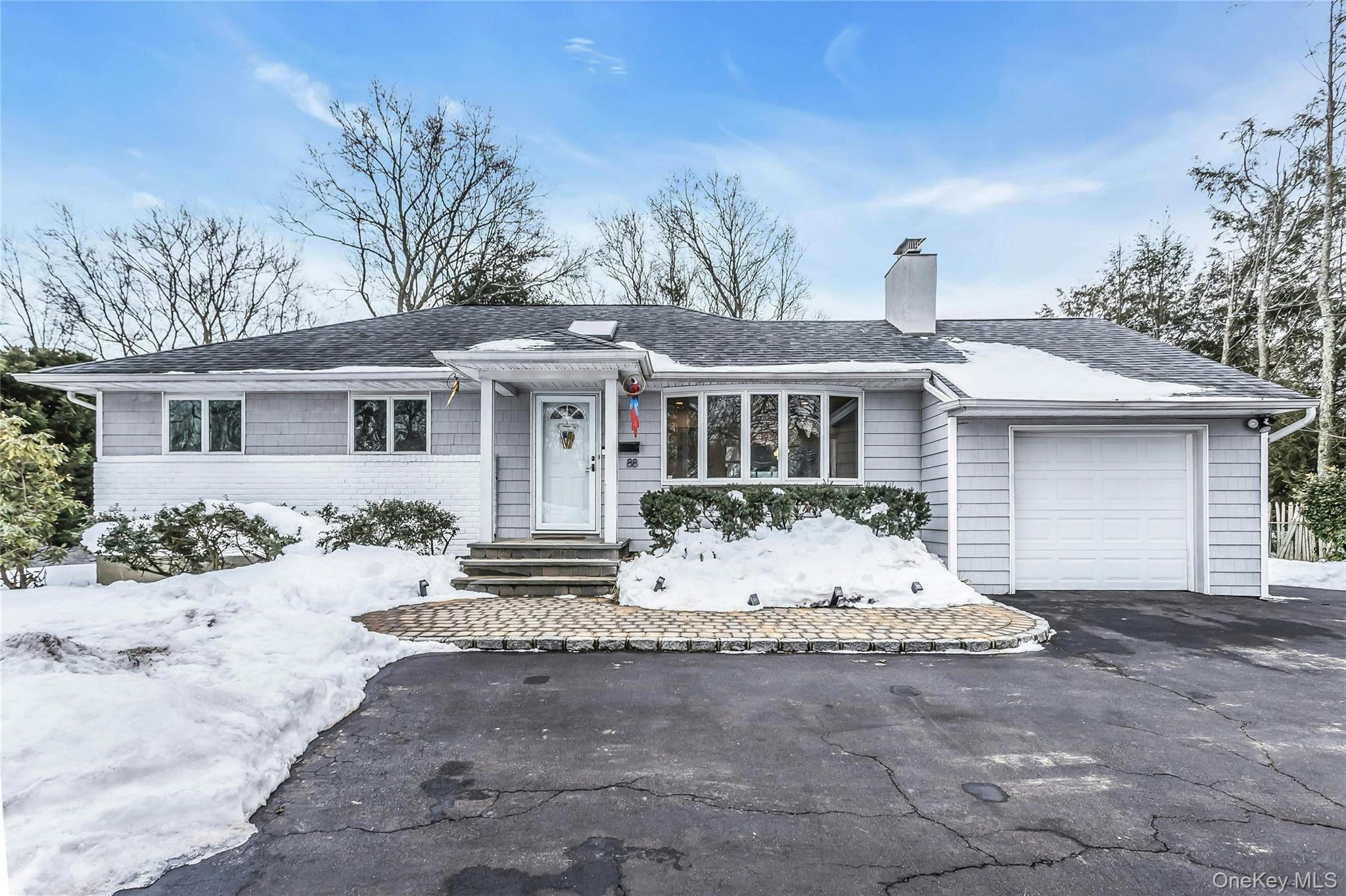 #1 photo, 88 Burton Lane, 롱 아일랜드 Commack , NY 11725