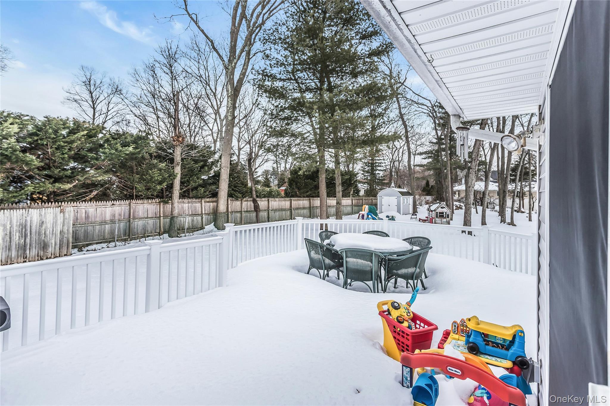 #17 photo, 88 Burton Lane, 롱 아일랜드 Commack , NY 11725