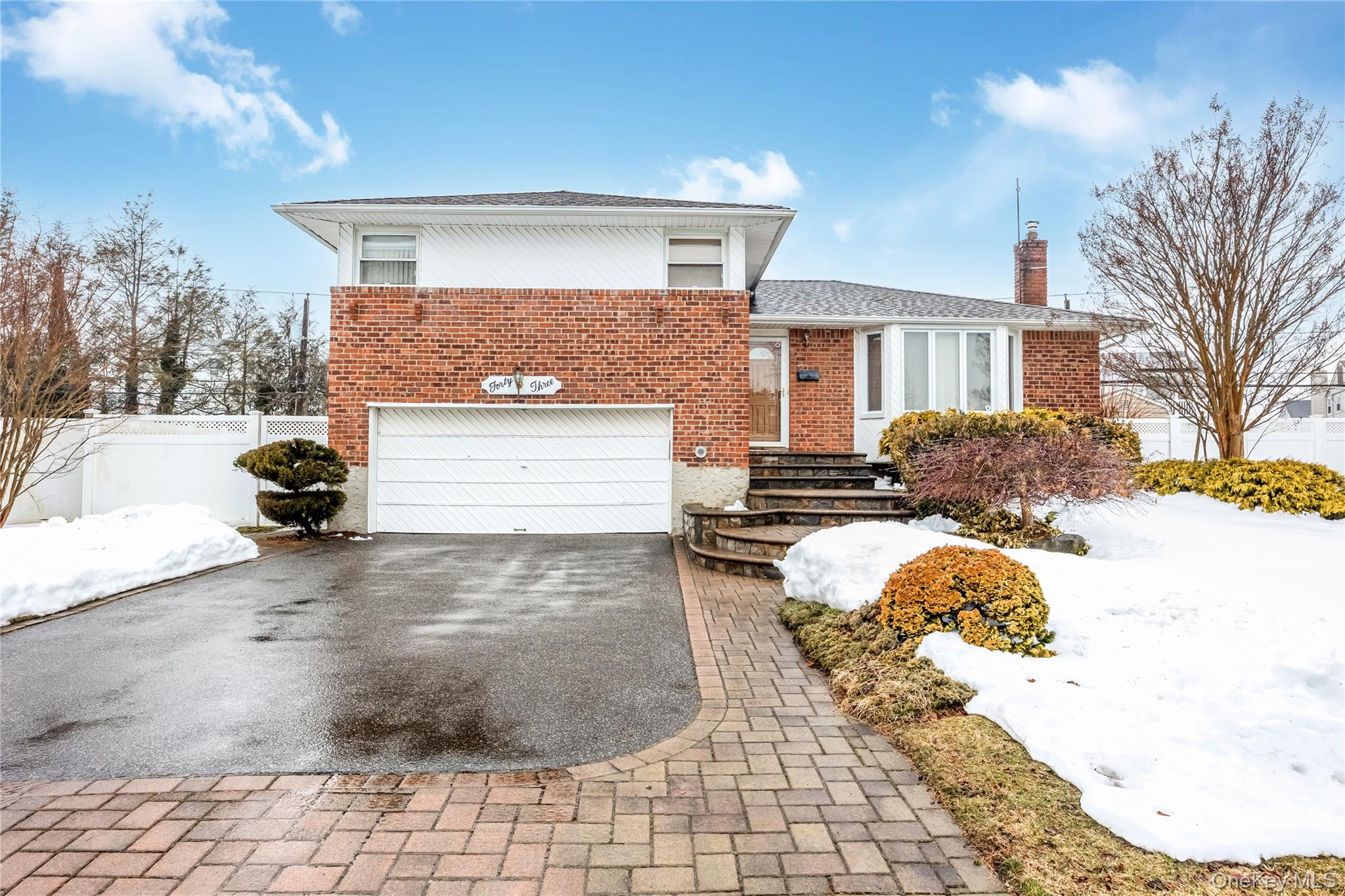 #2 photo, 43 Maplewood Drive, ناسو Plainview , NY 11803