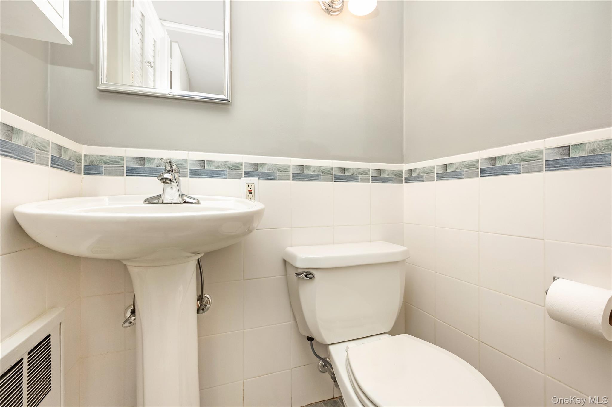 #20 photo, 43 Maplewood Drive, ناسو Plainview , NY 11803