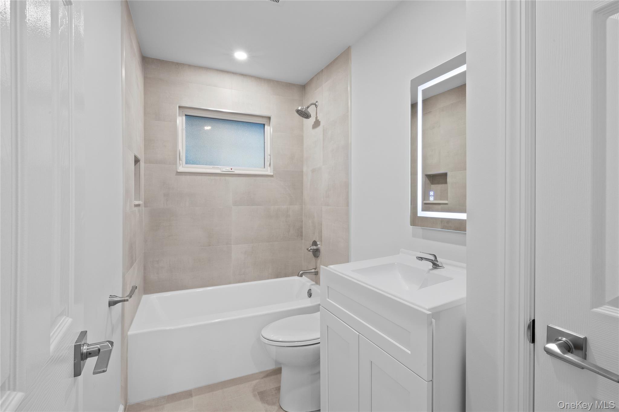 #11 photo, 6 Grand Haven Court, Commack , NY 11725