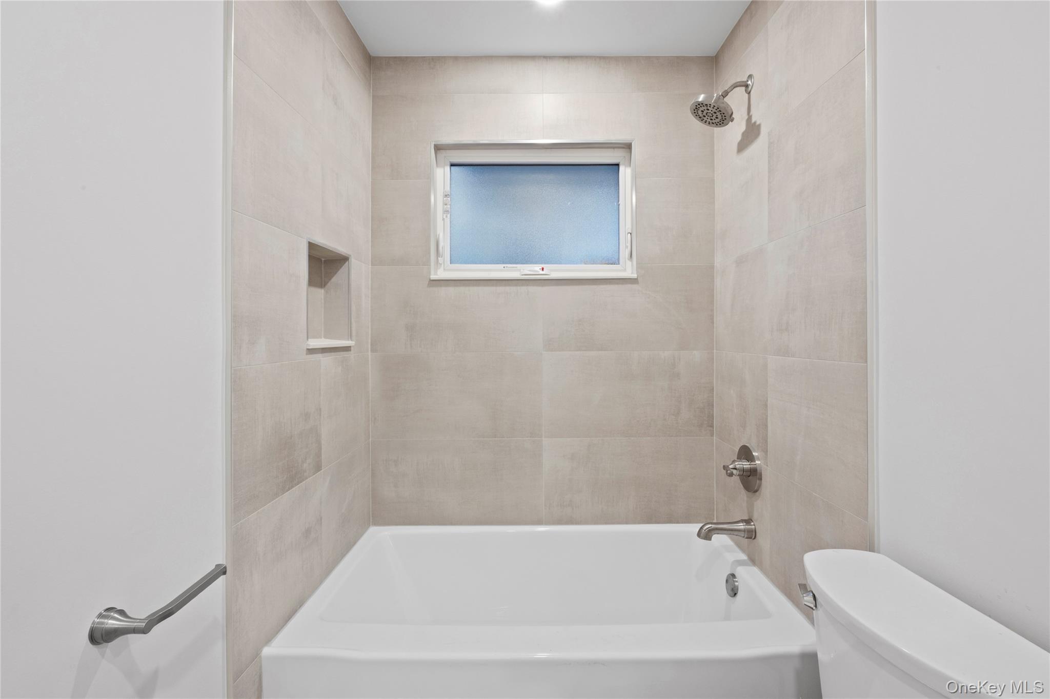 #12 photo, 6 Grand Haven Court, Commack , NY 11725