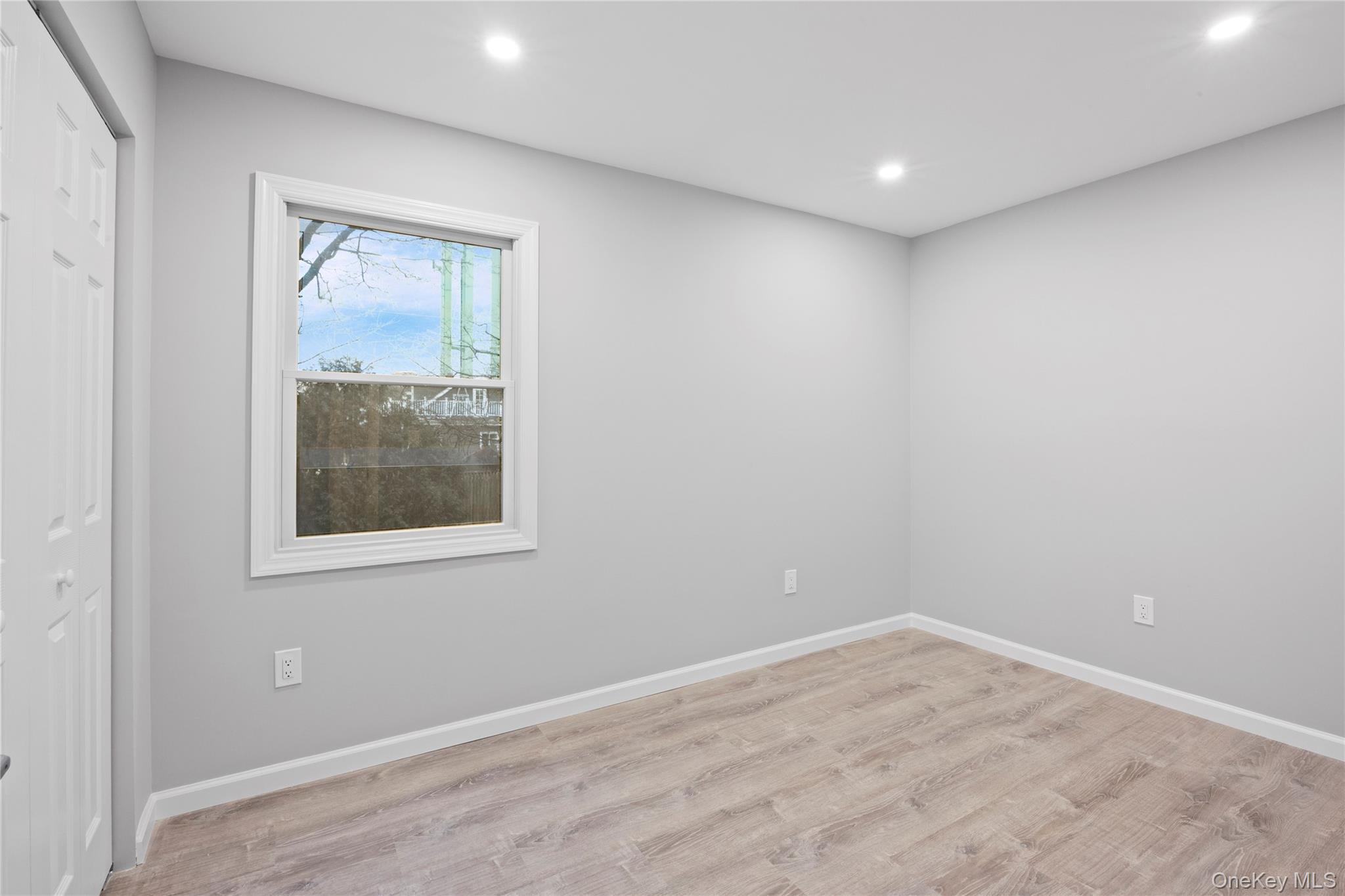 #14 photo, 6 Grand Haven Court, Commack , NY 11725