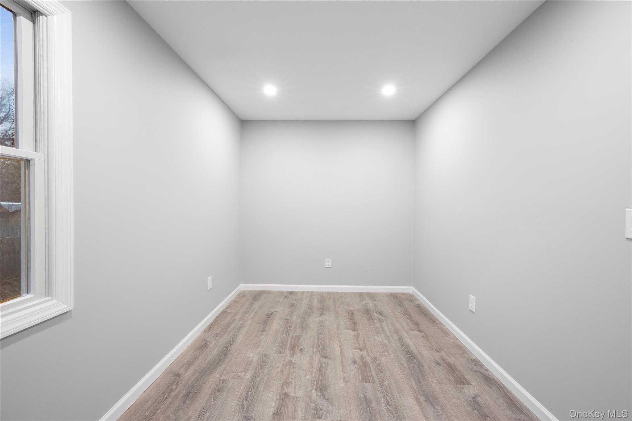 #15 photo, 6 Grand Haven Court, Commack , NY 11725