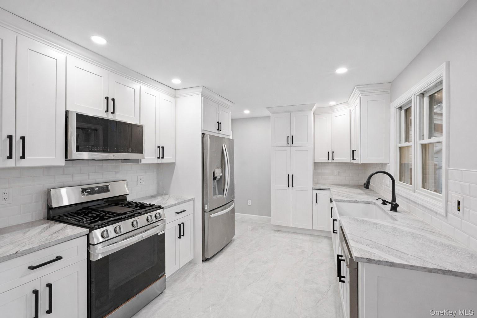 #3 photo, 6 Grand Haven Court, Commack , NY 11725