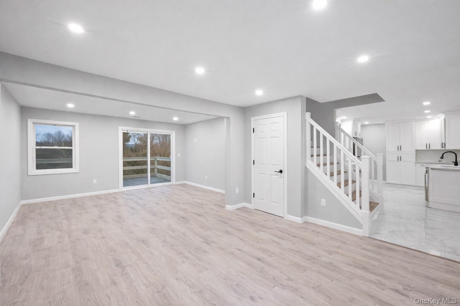 #5 photo, 6 Grand Haven Court, Commack , NY 11725