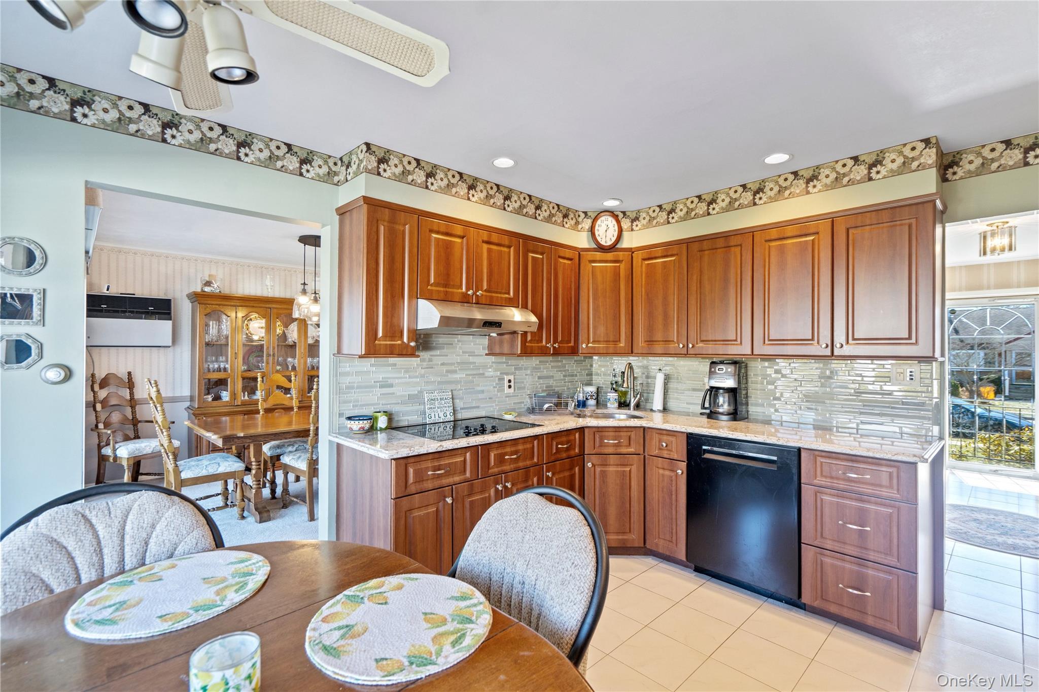 #11 photo, 59 Cedar Street, Massapequa , NY 11758