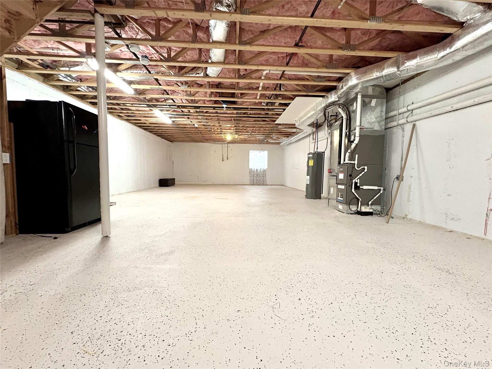 #18 photo, 11 Hunter Drive, सफ़ोक काउंटी Central Islip , NY 11722